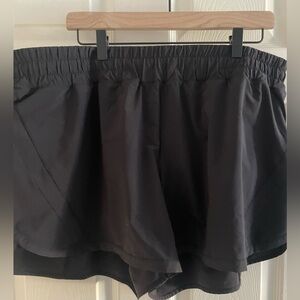 Lululemon Track That Mid Rise Short 5”